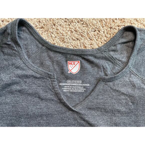 MLS Atlanta United Women’s Split Neck Tee - XXL ** - Picture 4 of 6
